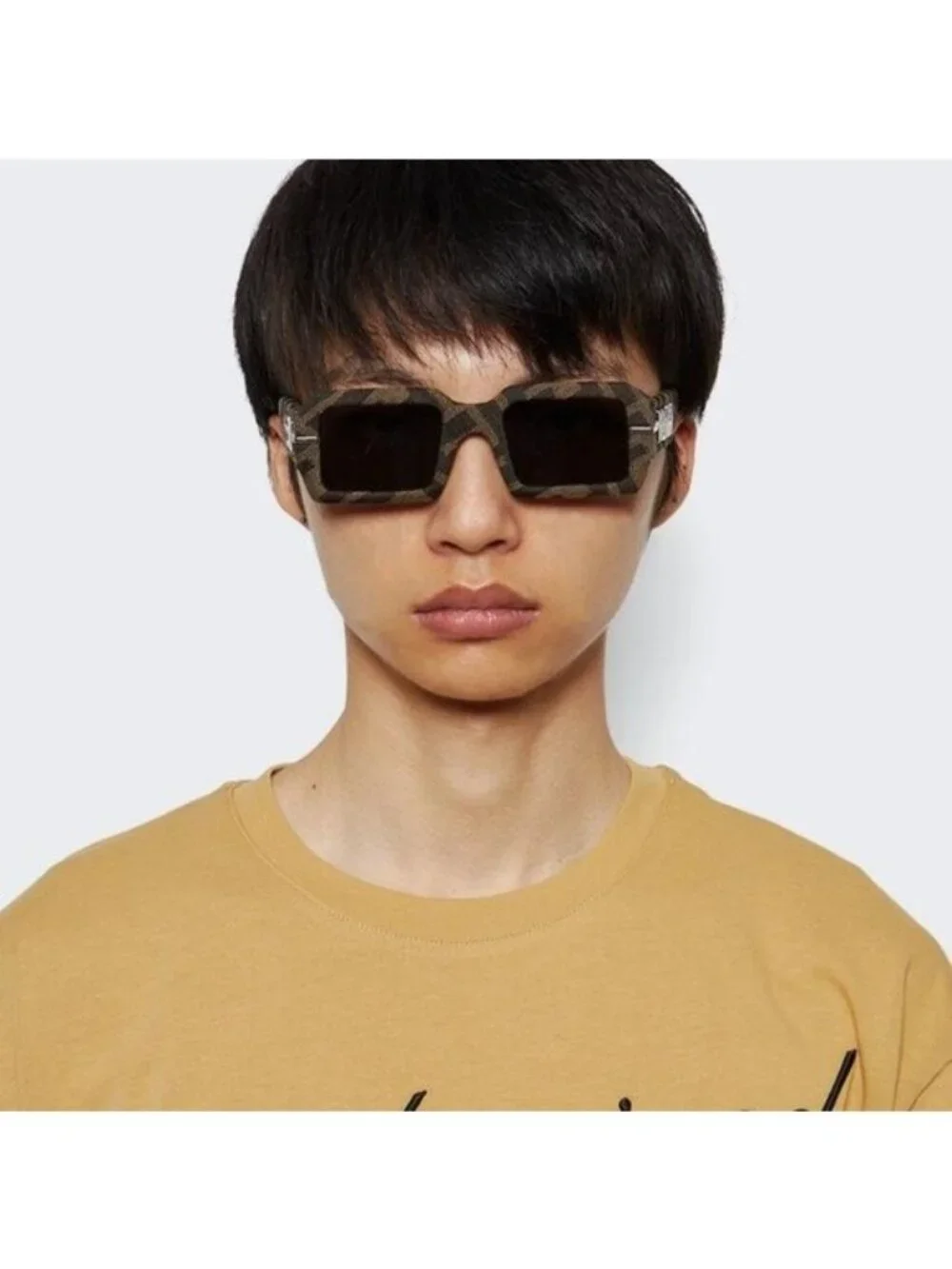 Fendi FE40074U 05A Sunglasses Grey Monogram Rectangle Frame, Grey Lenses
